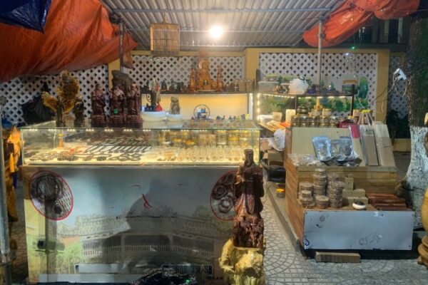 cửa hàng trầm hương Tịnh Tại Tâm